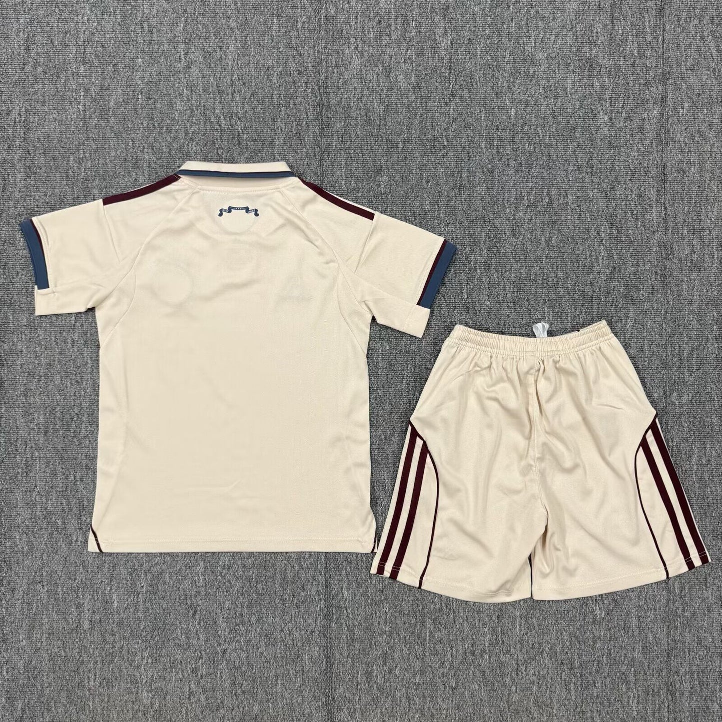 Tercera equipacion Ajax 25/26
