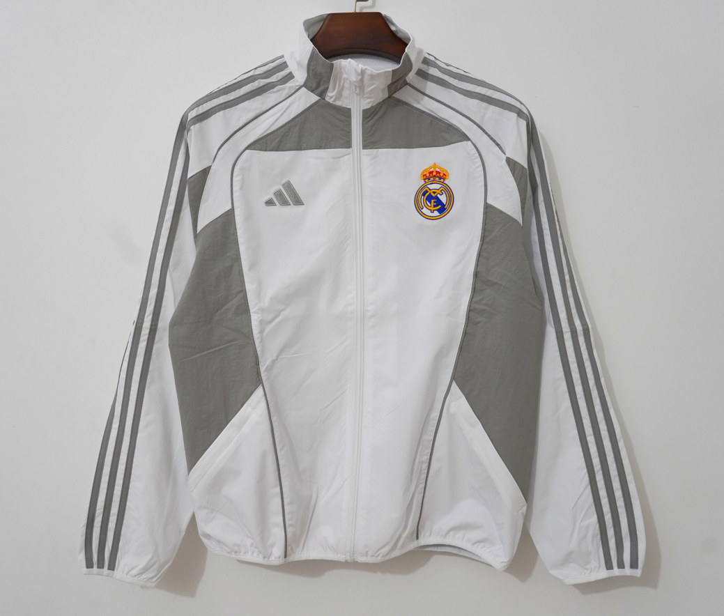 Chaqueta cortavientos Real Madrid 25/26 blanco con gris (tallas S-3XL)