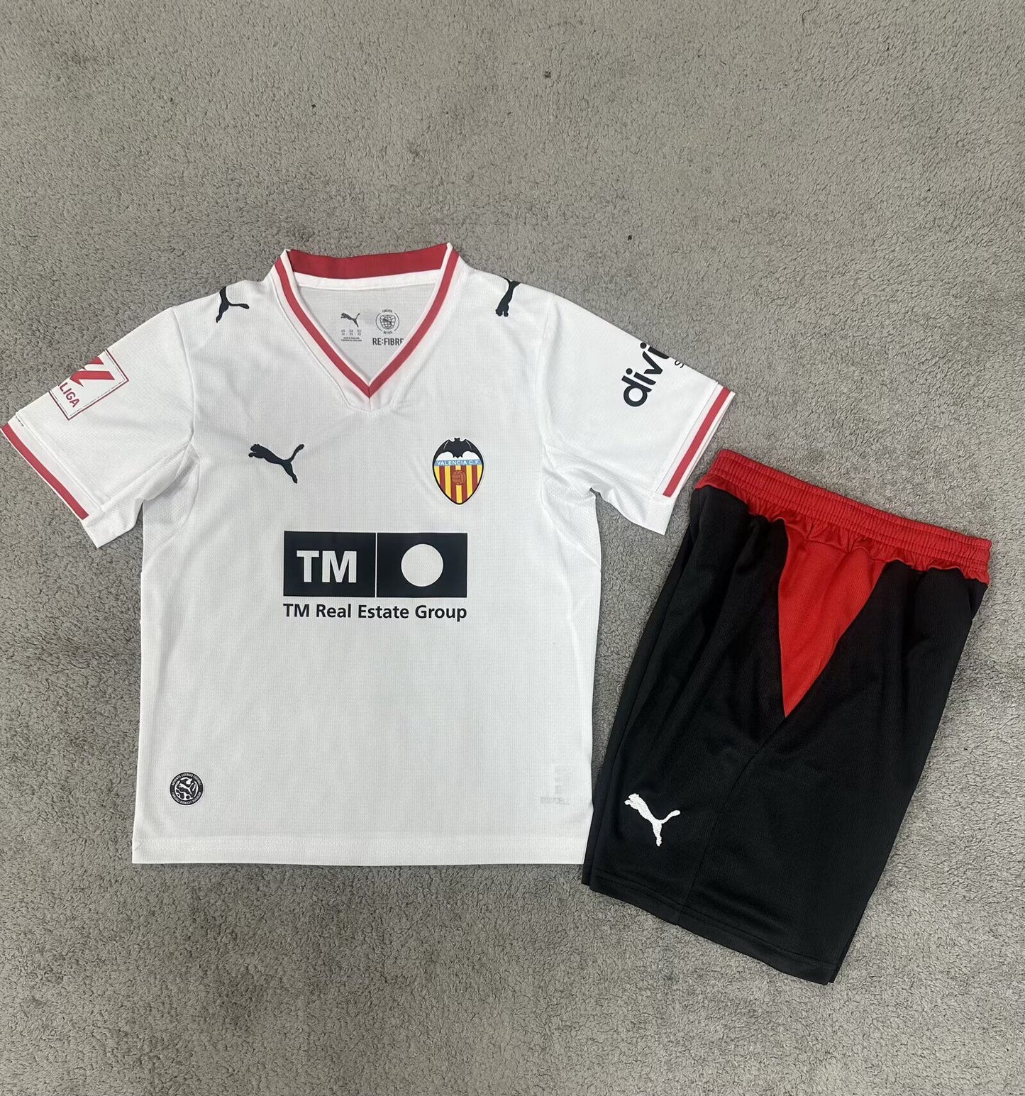 Equipacion Valencia 26/27 Local