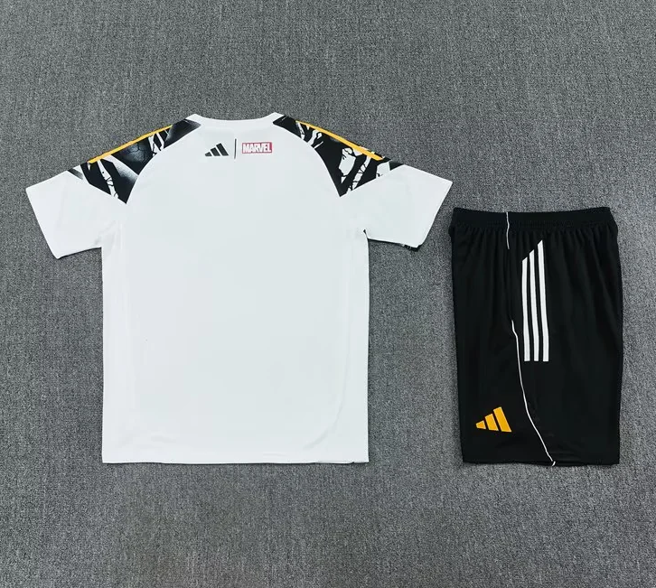 Conjunto de entrenamiento Marvel Real Madrid 25/26 (Tallas adultos y niños)