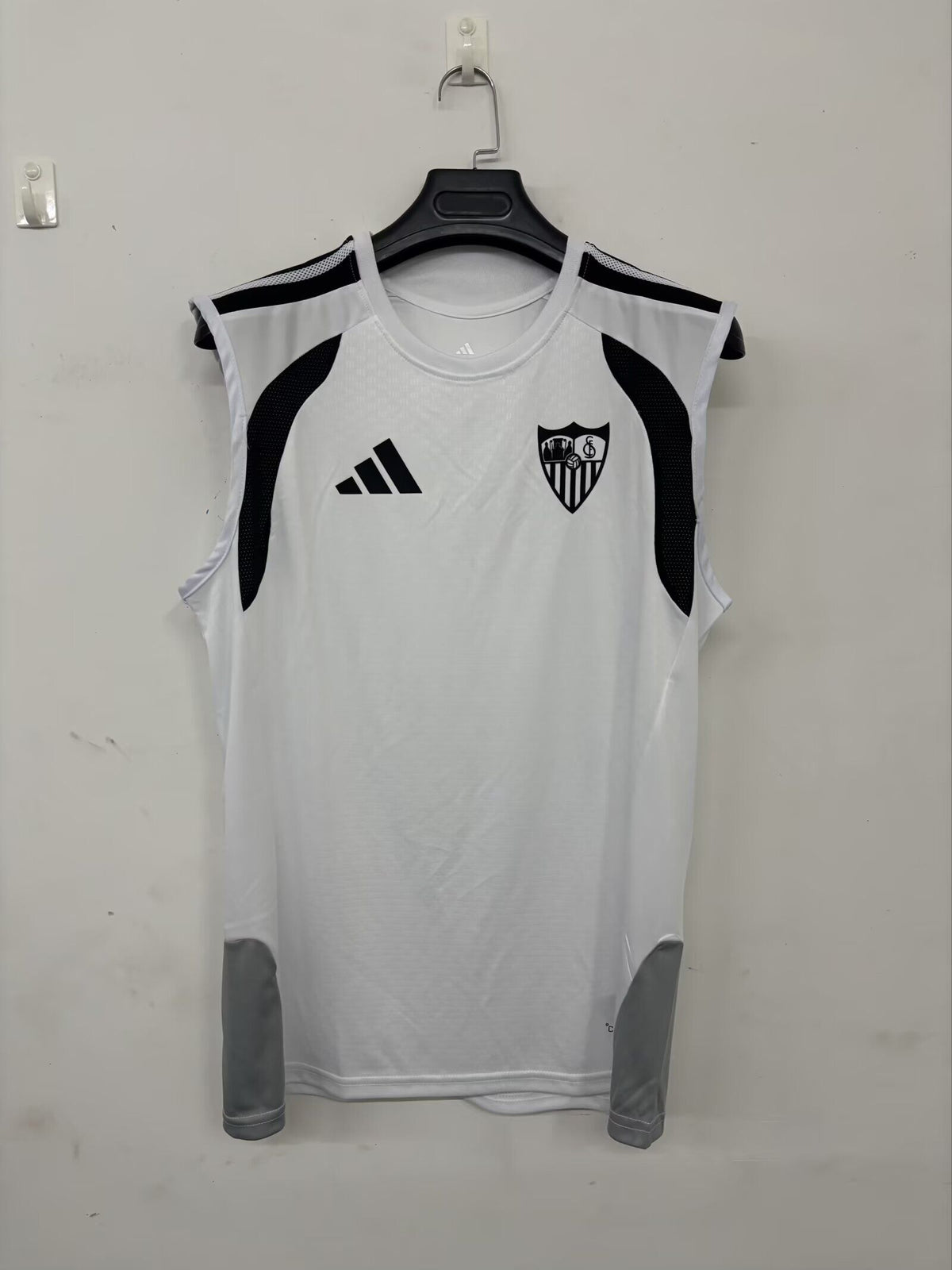 Camiseta sin mangas Sevilla 26-27 blanco con negro (tallas S-3XL)