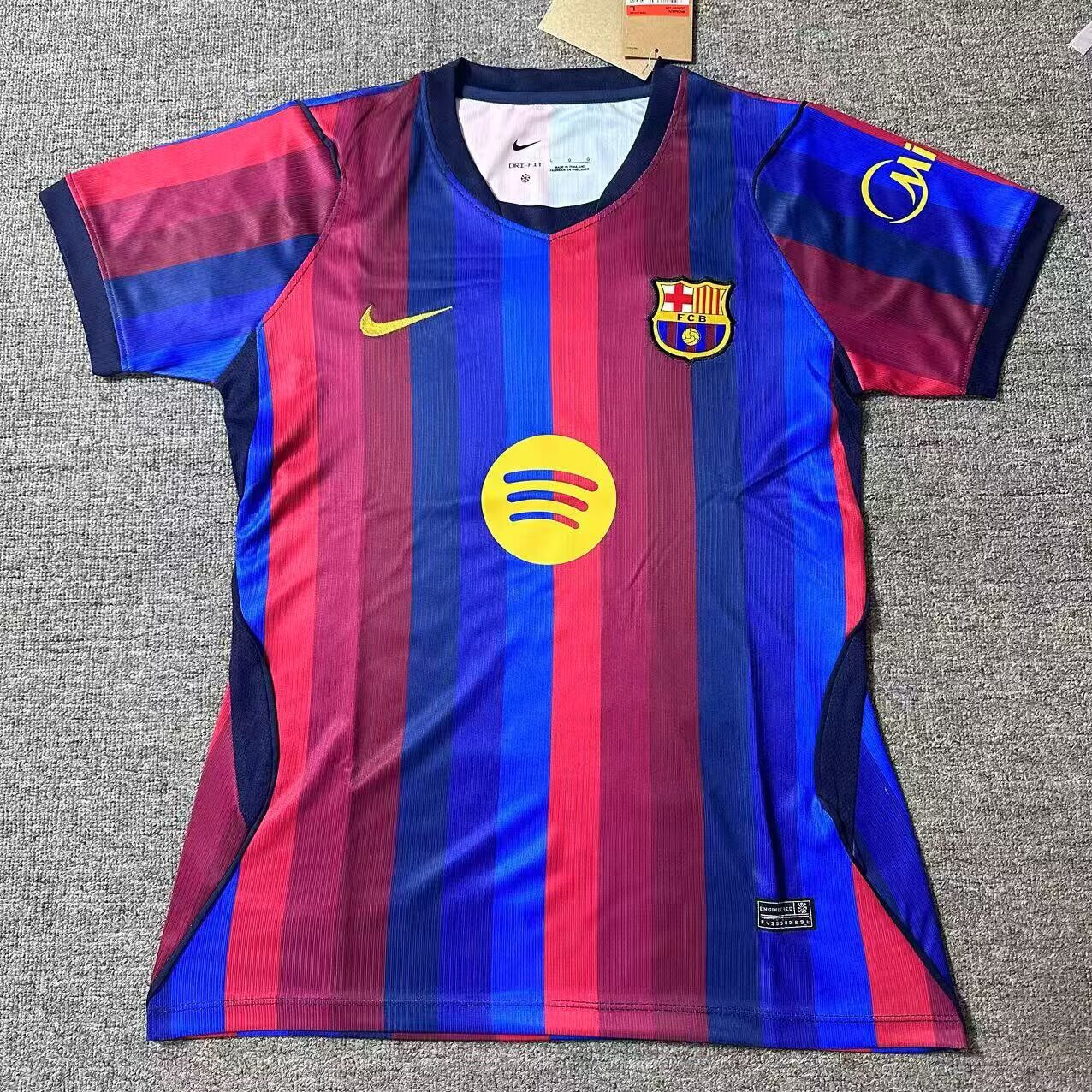 Camiseta Barcelona Local 26/27 version mujer (tallas S-XXL)
