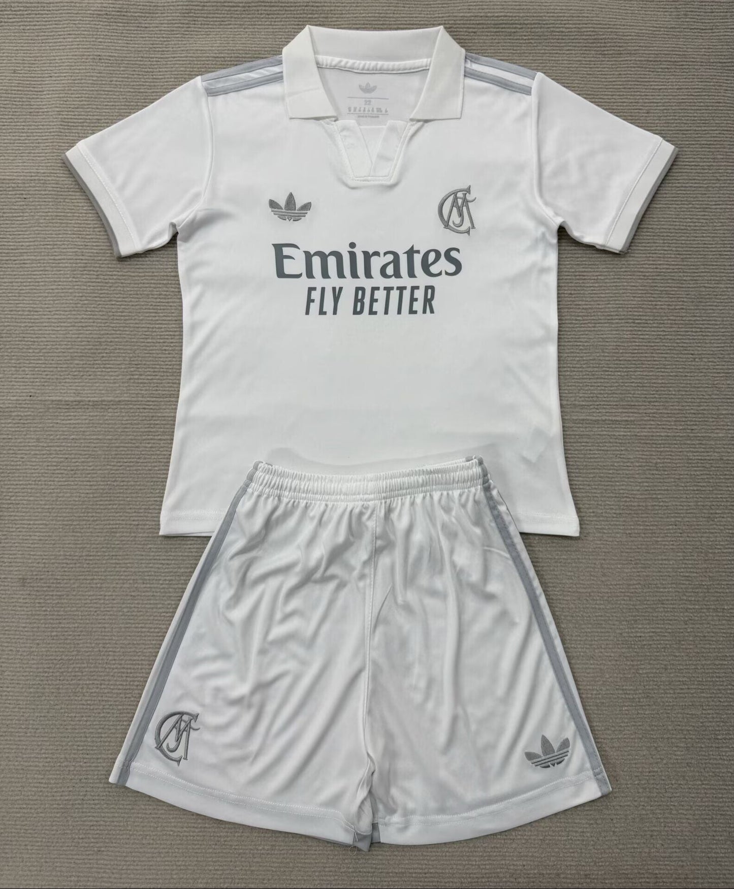 Equipacion Real Madrid 125th aniversario (solo tallas niños)