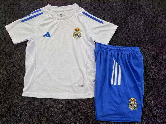 Conjunto de entrenamiento Real Madrid 25/26