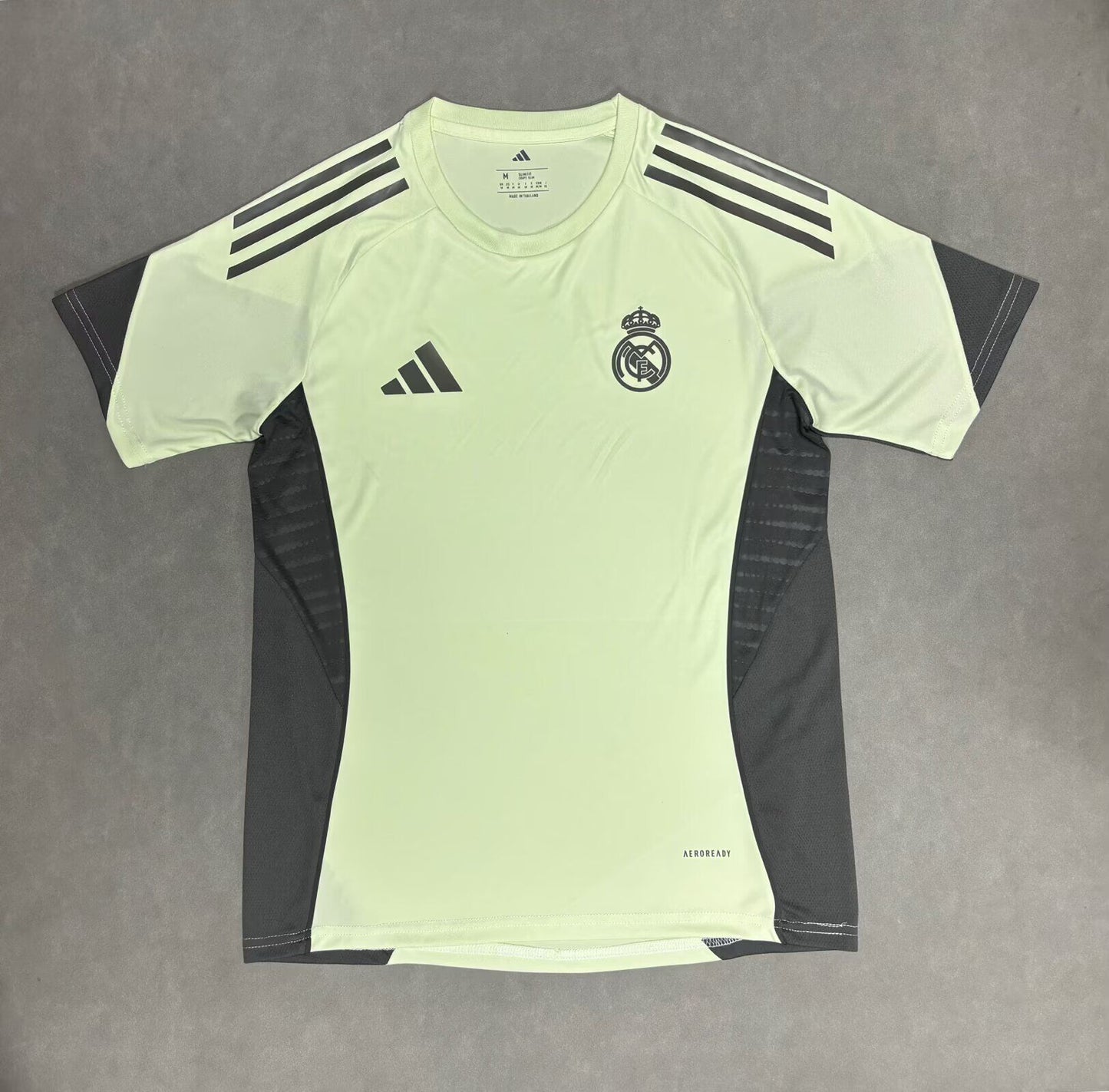 Camiseta de entrenamiento Real Madrid verde y gris