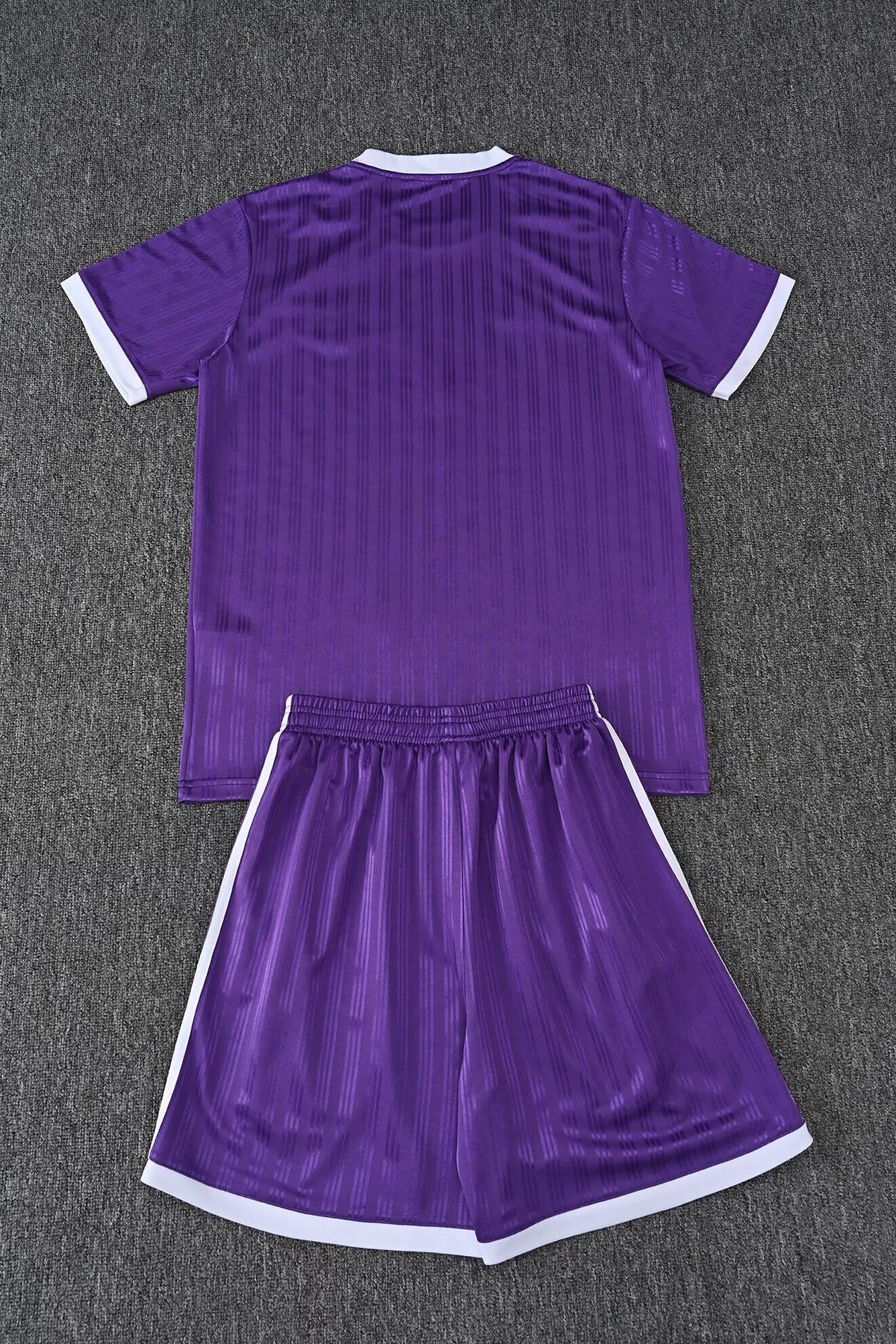 Conjunto de entrenamiento Real Madrid diferentes colores 26-27 (S-XXL)