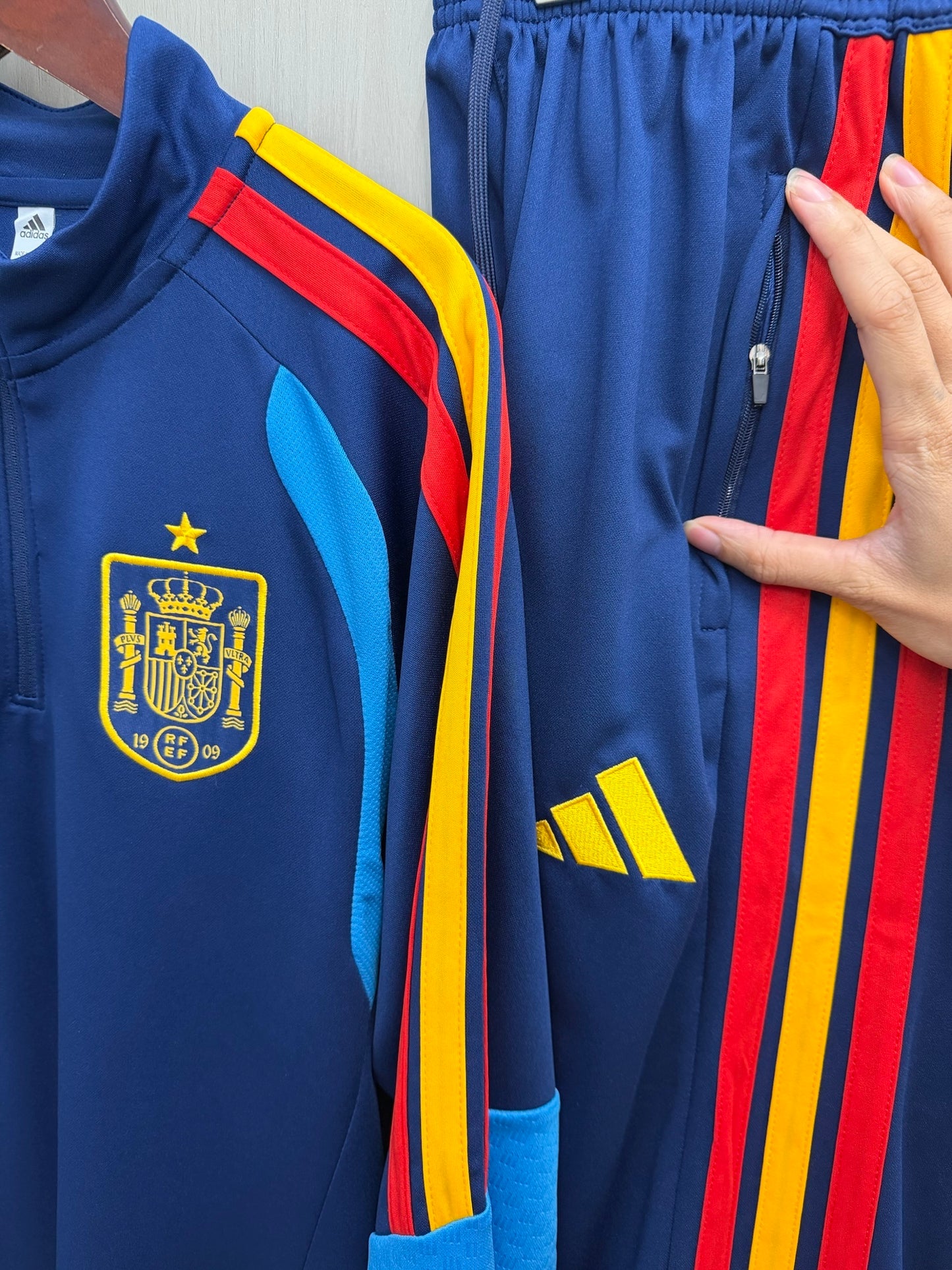 Chandal España 2026 azul oscuro (tallas adultos y niños)