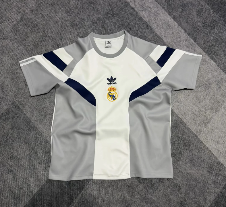 Jersey de manga corta gris y blanco  Real Madrid (tallas S-3XL)