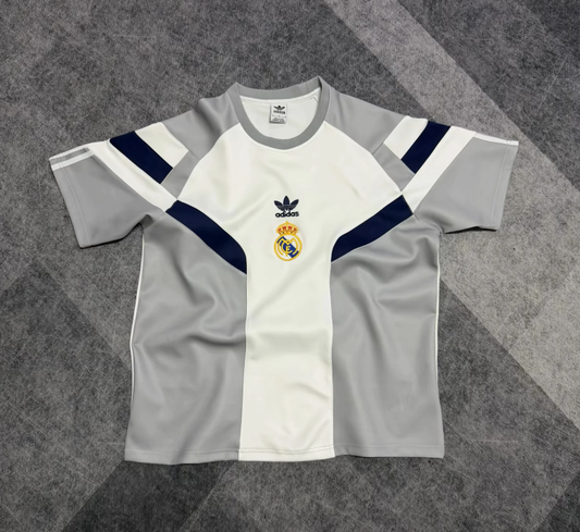Jersey de manga corta gris y blanco  Real Madrid (tallas S-3XL)