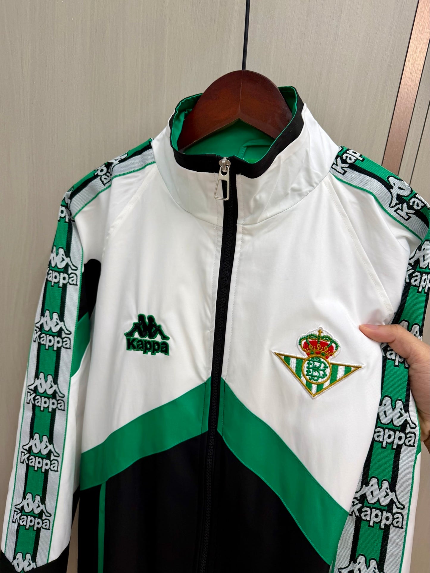 Chaqueta cortavientos Betis-25/26 (solo tallas S-2XL)