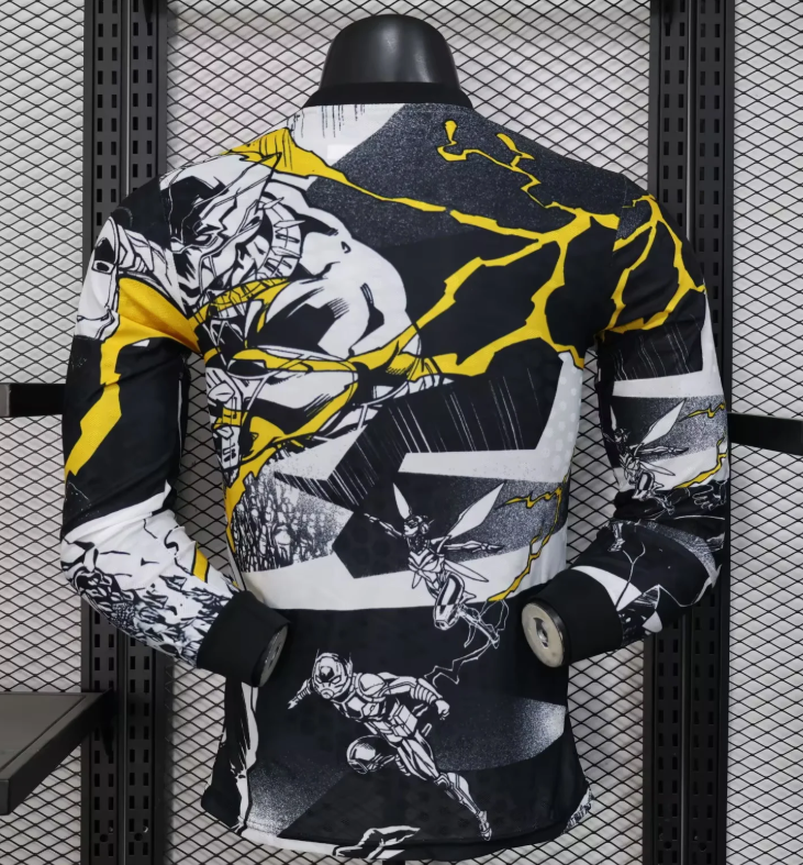 Camiseta de manga larga Real Madrid especial Marvel