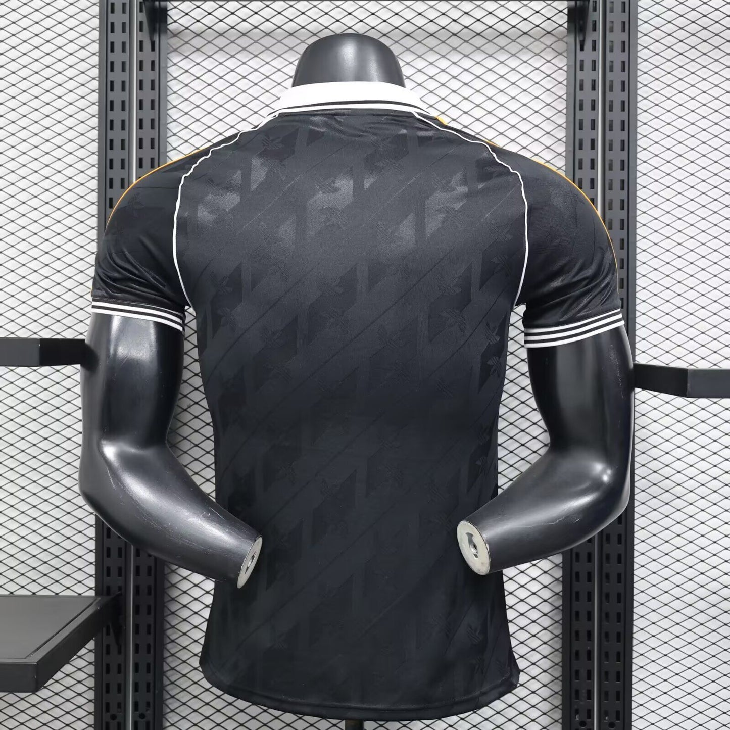 Camiseta Real Madrid version jugador 2026 especial negra (solo tallas S-2XL)