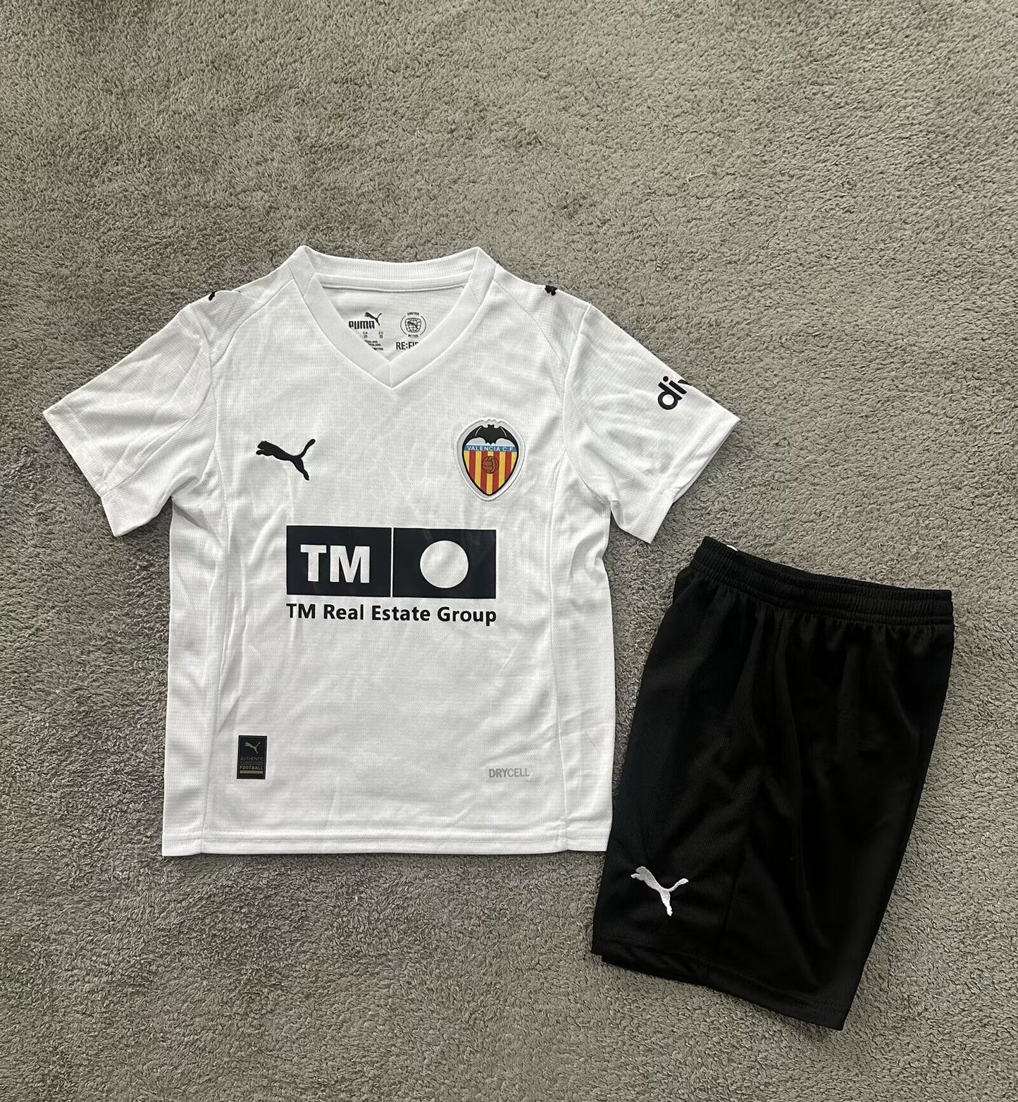 Equipacion Valencia 25/26 Local