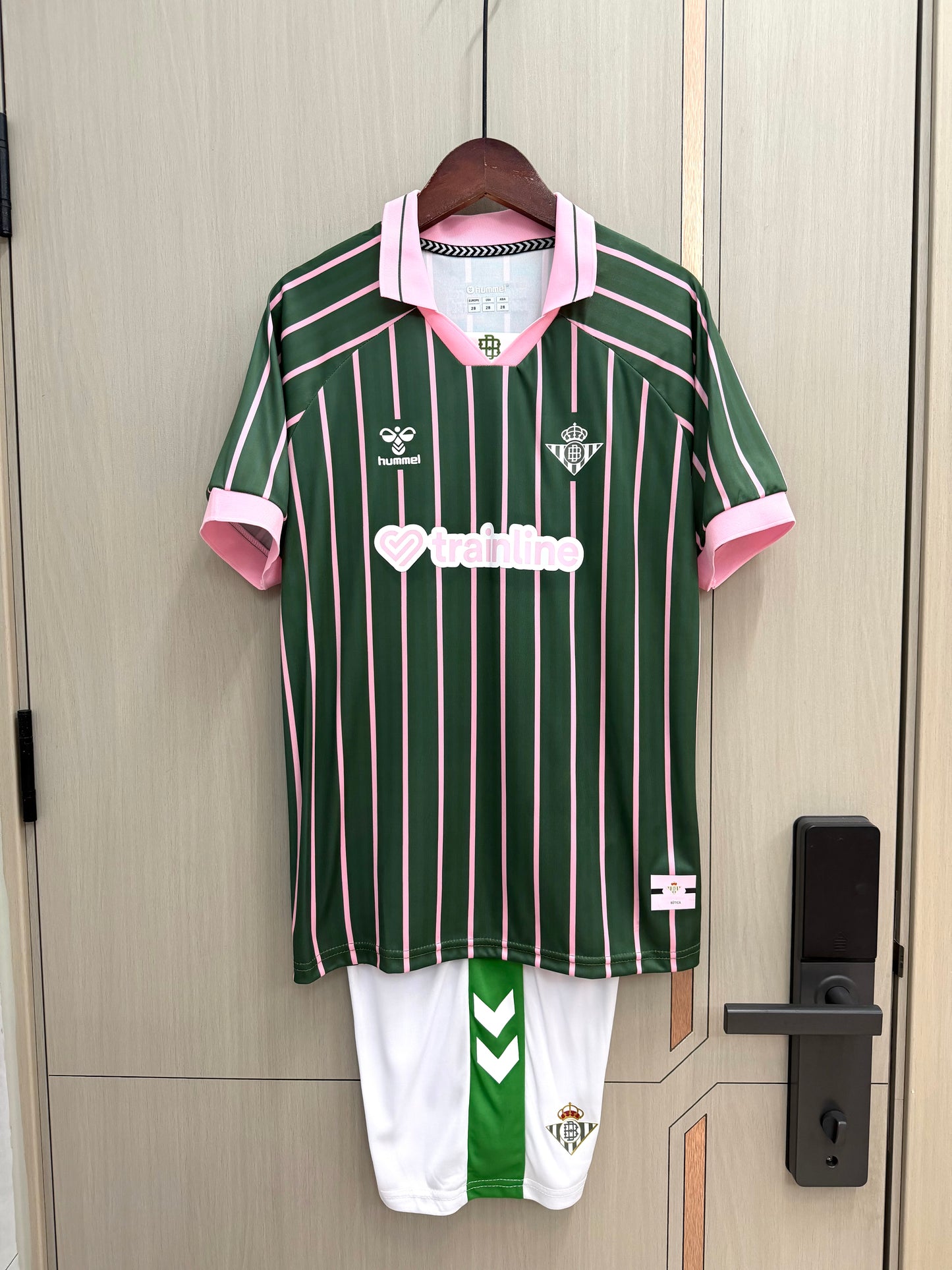 Equipación Betis especial mujer (solo talla niños)