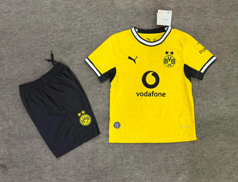 Equipación Borsussia Dortmund local 26/27