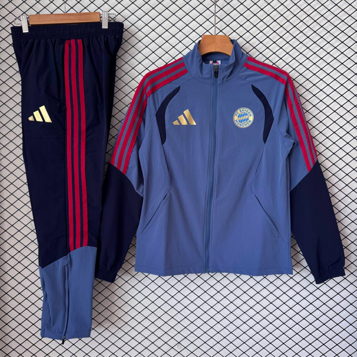 Chandal cortavientos Bayern de munich 26-27 azul (tallas S-XXL)