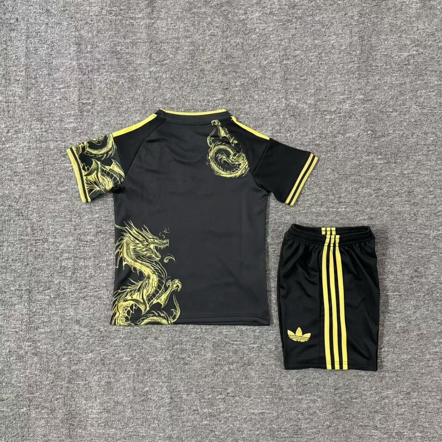 Equipacion Real Madrid especial dragon
