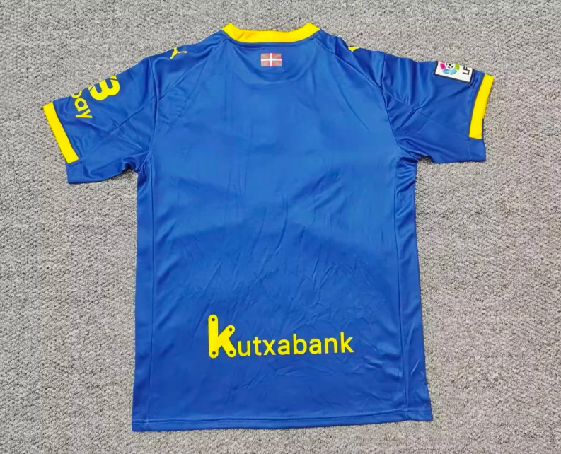 Camiseta Alaves 25/26 modelo retro (tallas S-4XL) jornada 31