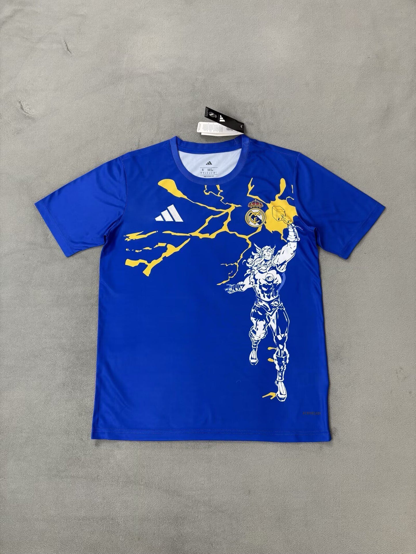 Camiseta Real Madrid especial Marvel