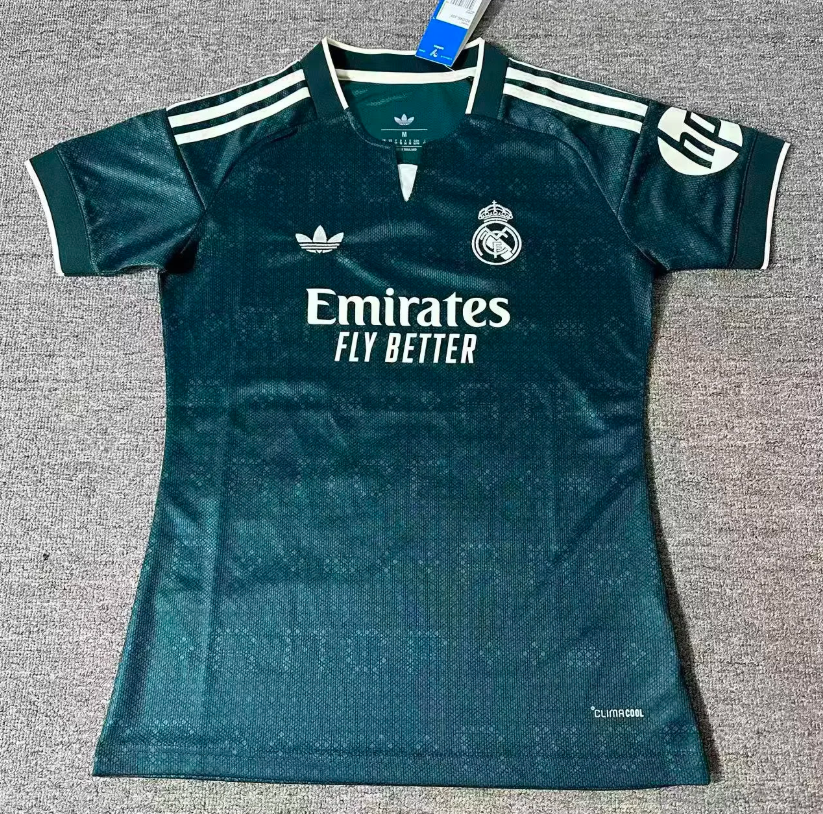 Camiseta mujer Real Madrid 26-27 tercera equipacion (mirar foto medidas)