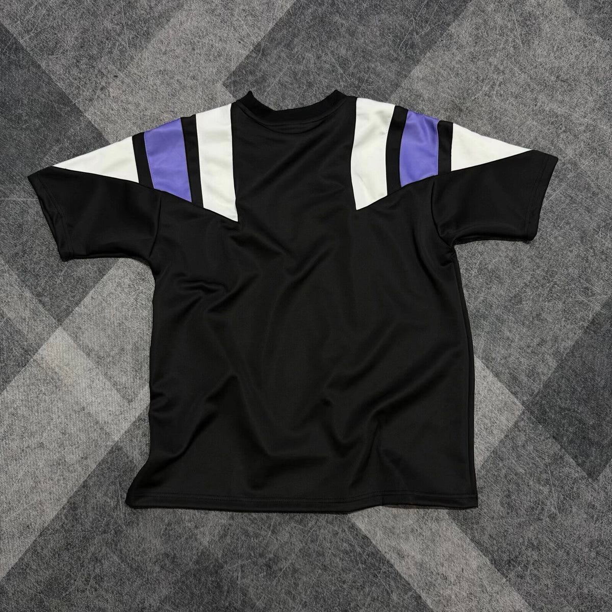 Jersey Madrid 26-27 negro de manga corta EQT (tallas S-3XL)