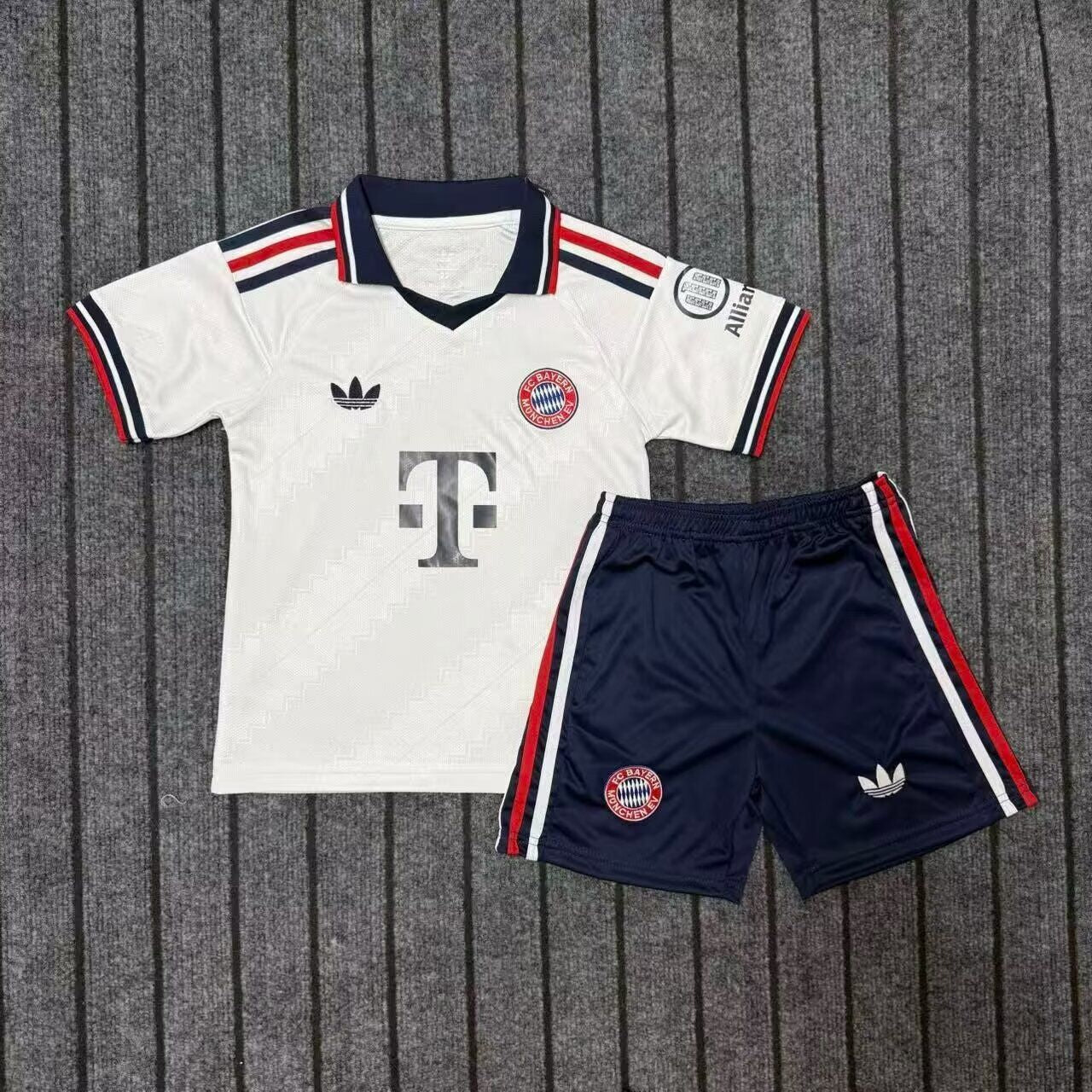 Equipacion Bayern de Múnich 26/27 Visitante