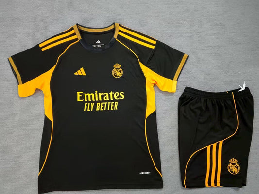 Equipacion Real Madrid especial negra