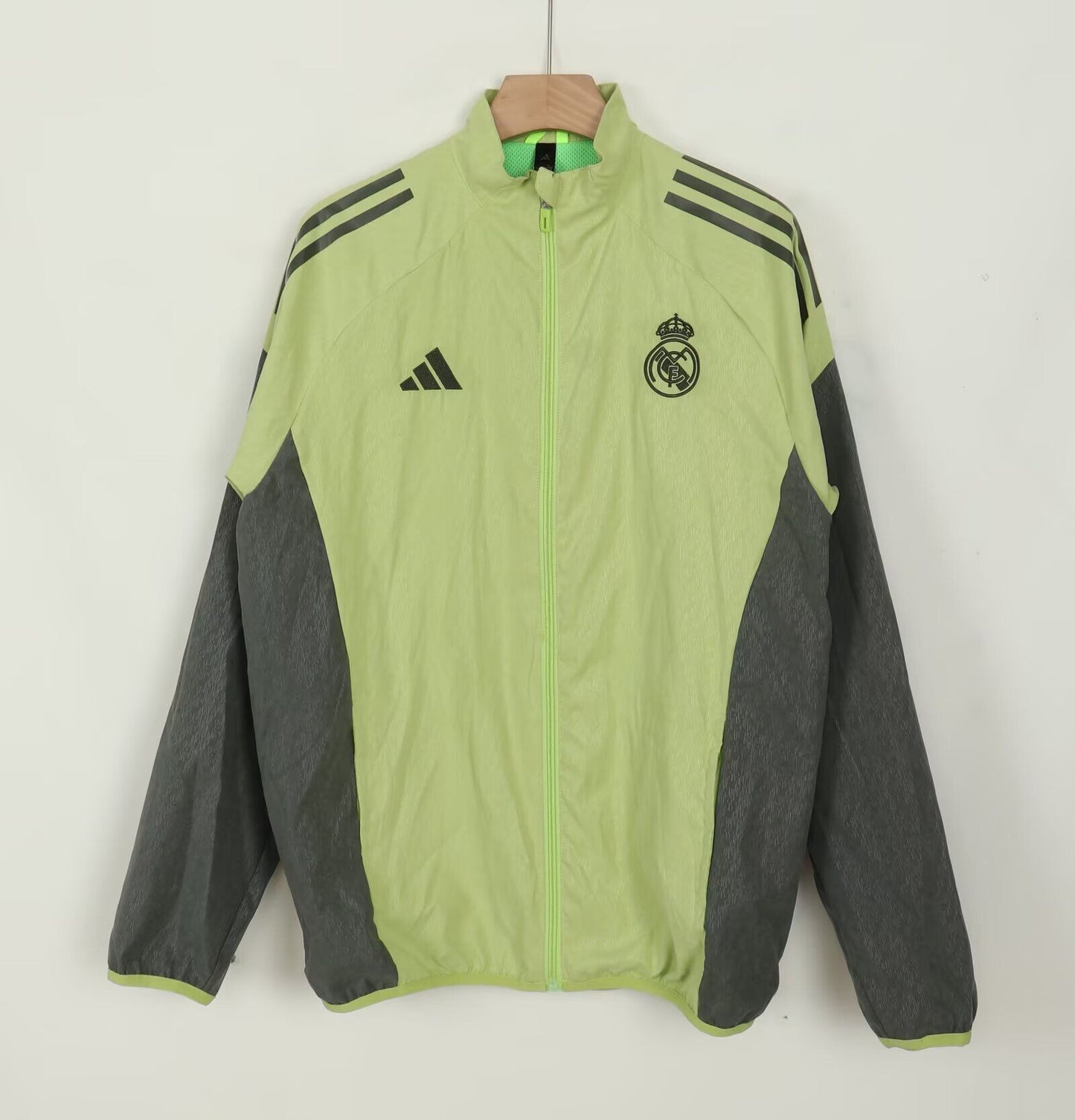 Chaqueta cortavientos verde Real Madrid (tallas S-XXL)