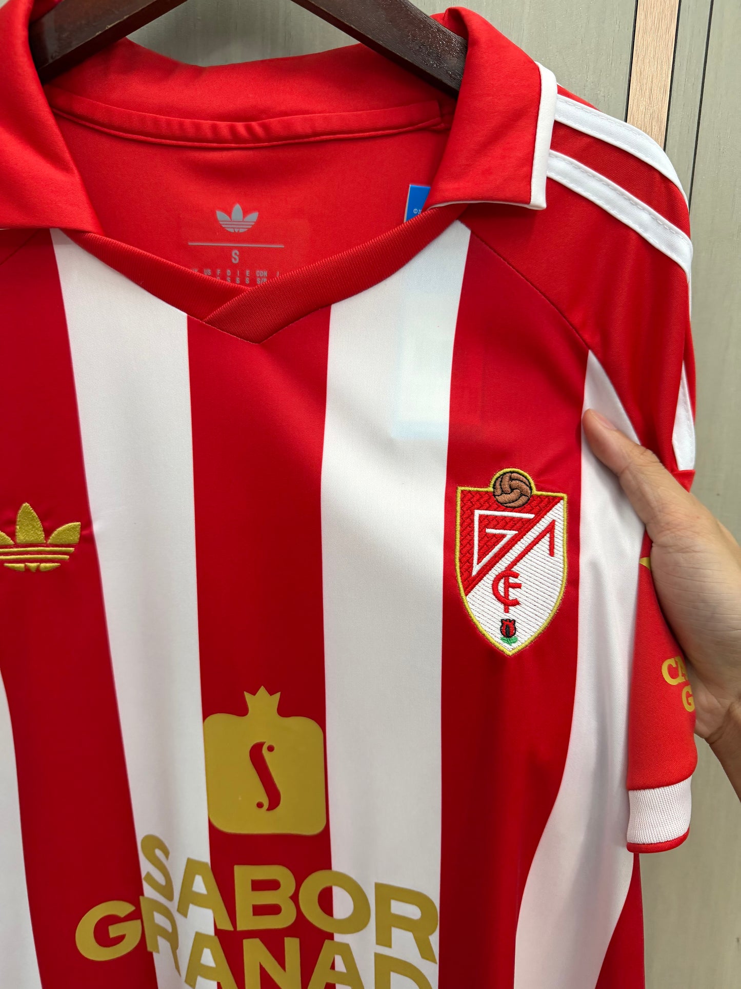Camiseta Granada 25/26 modelo retro (tallas S-4XL) jornada 31