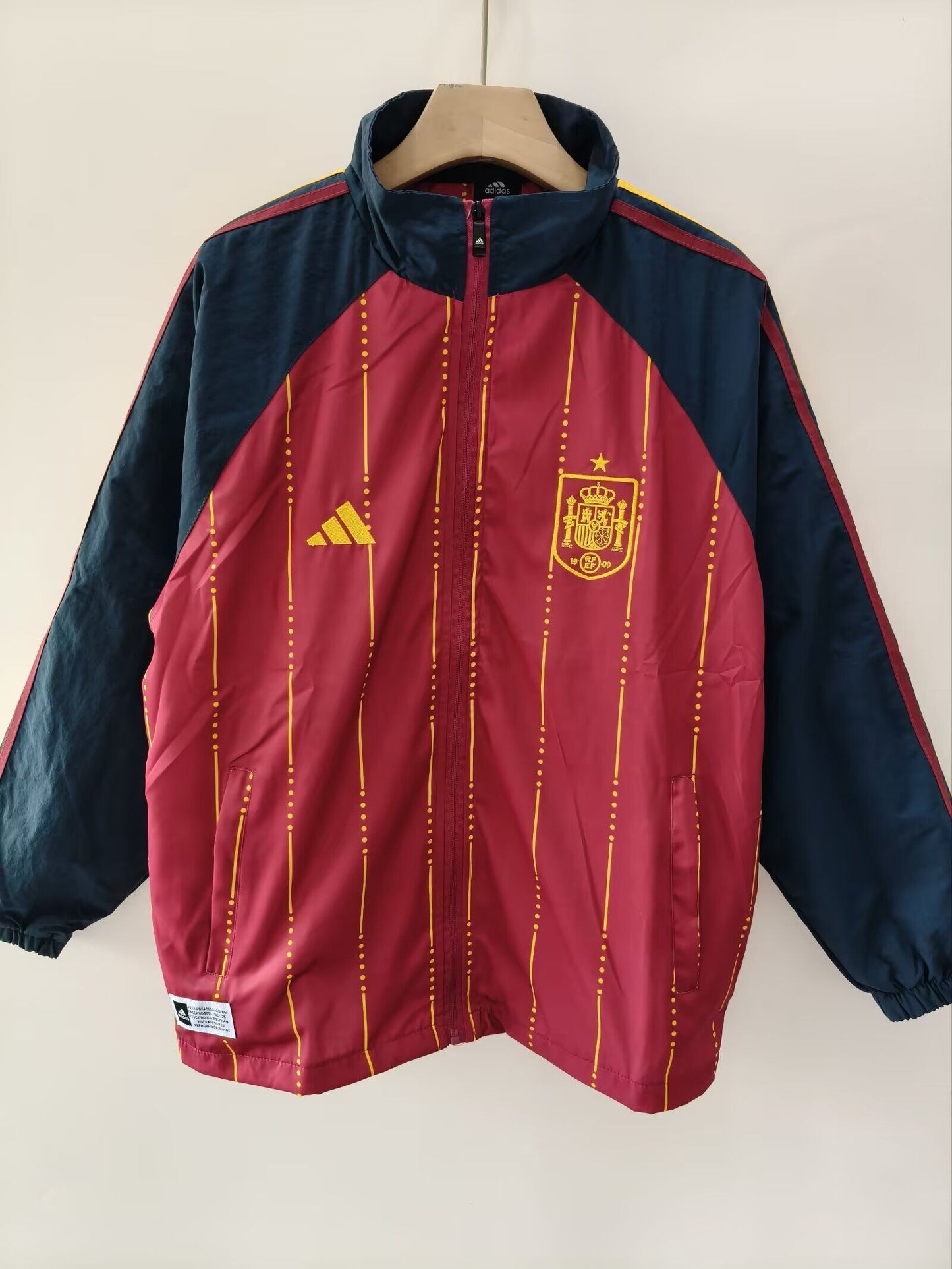 Chaqueta cortavientos España 2026 roja (solo tallas S-XXL)