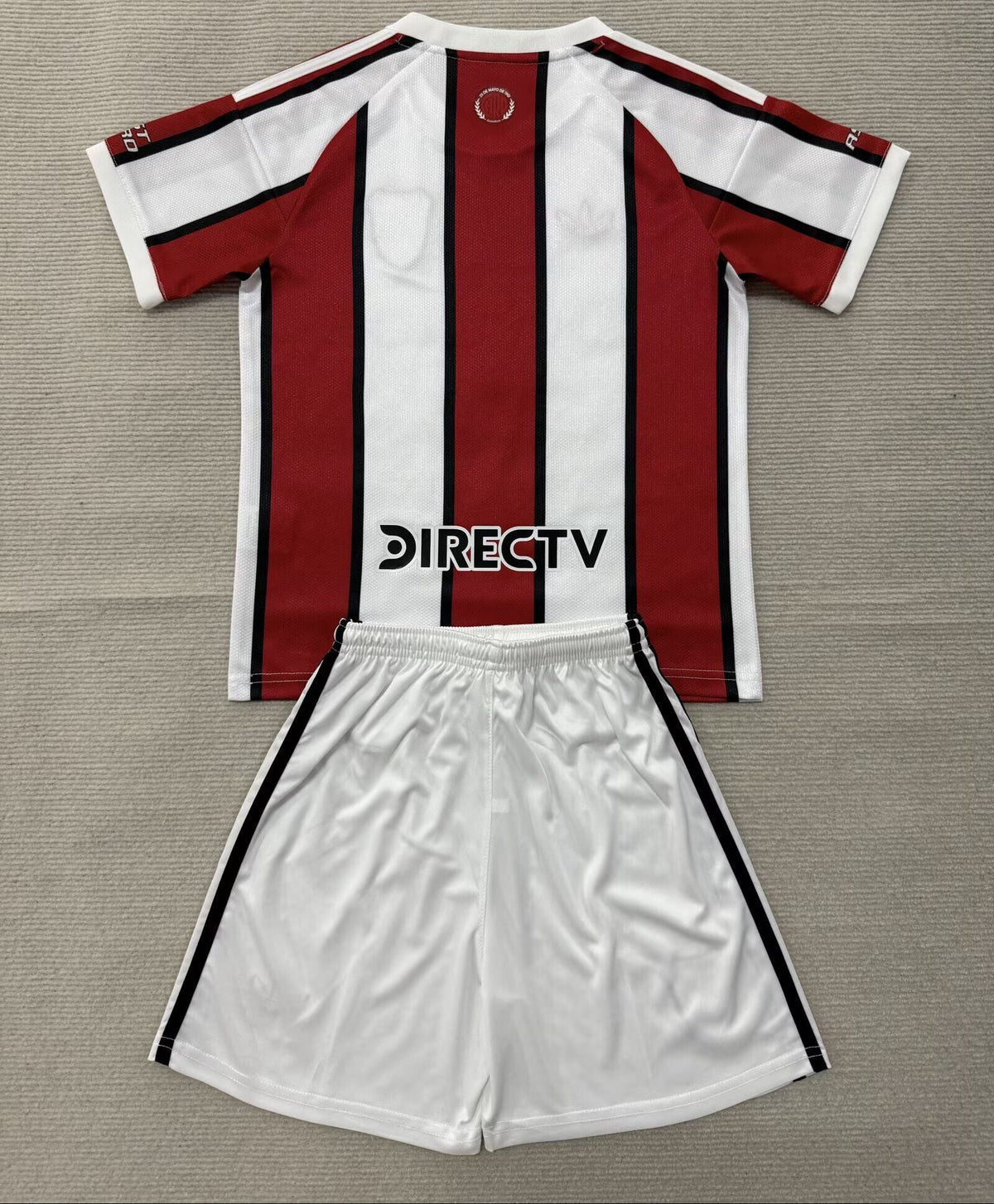 Equipacion River Plate 26-27 Visitante