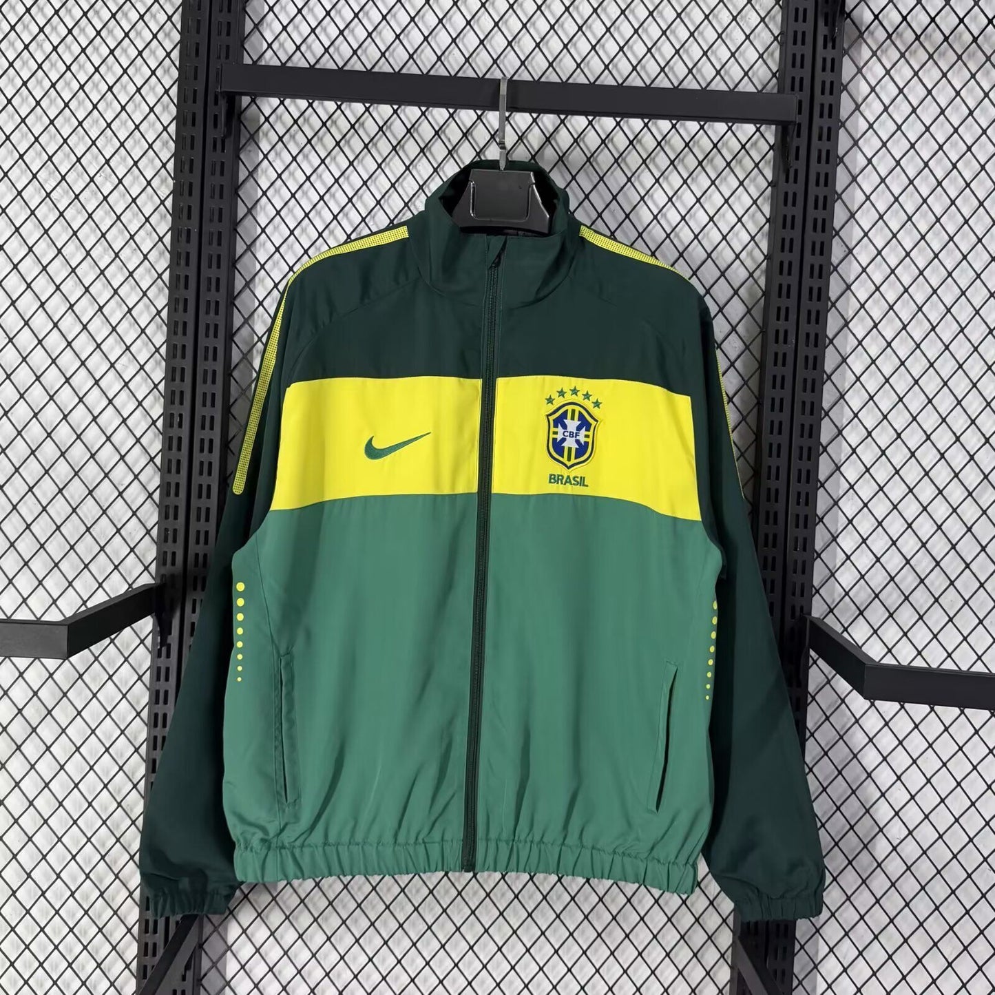 Chaqueta cortavientos verde Brasil con amarillo (tallas S-XXL)