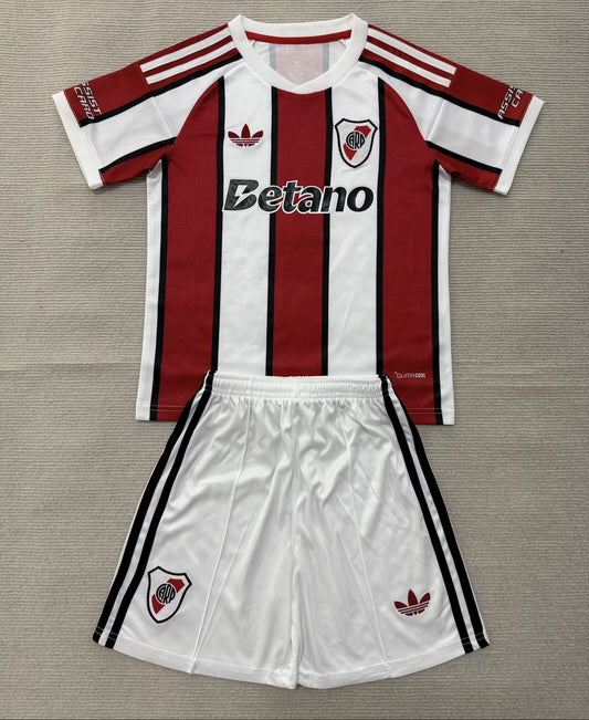 Equipacion River Plate 26-27 Visitante