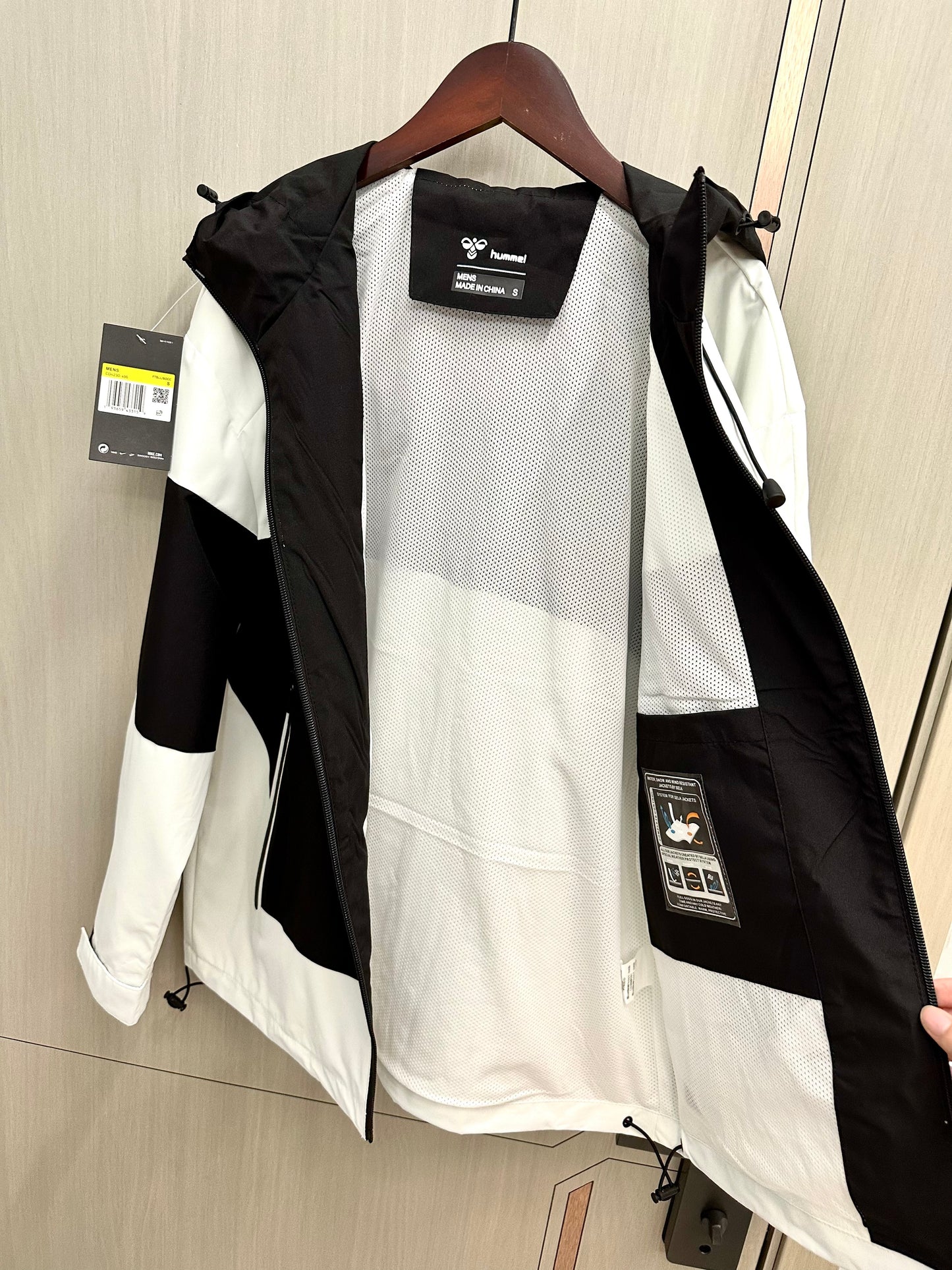 Cortavientos Betis blanco y negro (solo tallas S-2XL)
