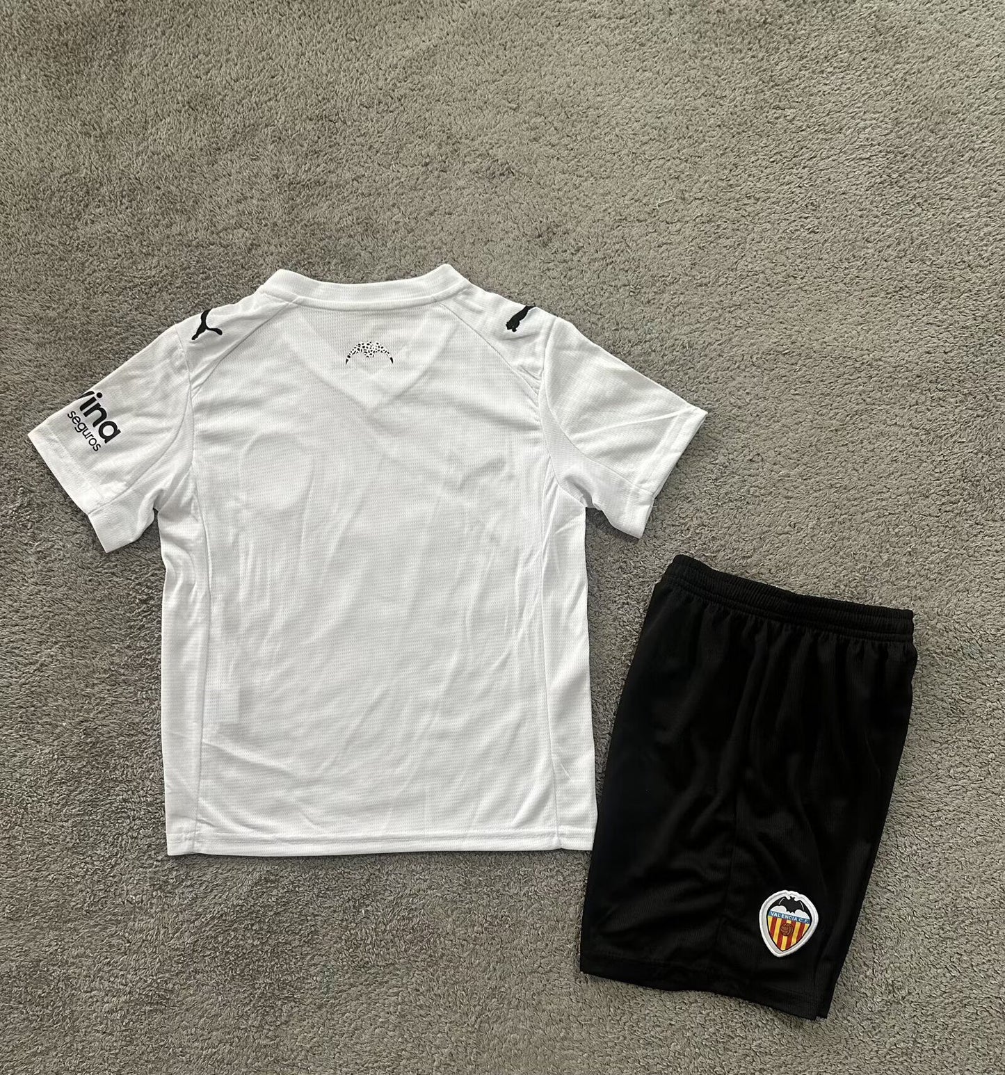Equipacion Valencia 25/26 Local