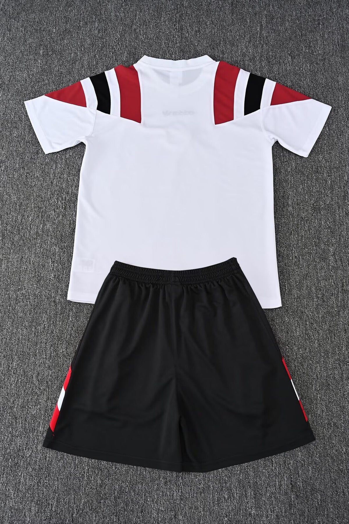 Conjunto de entrenamiento Manchester United EQT negro diferentes colores 26-27 (S-XXL)