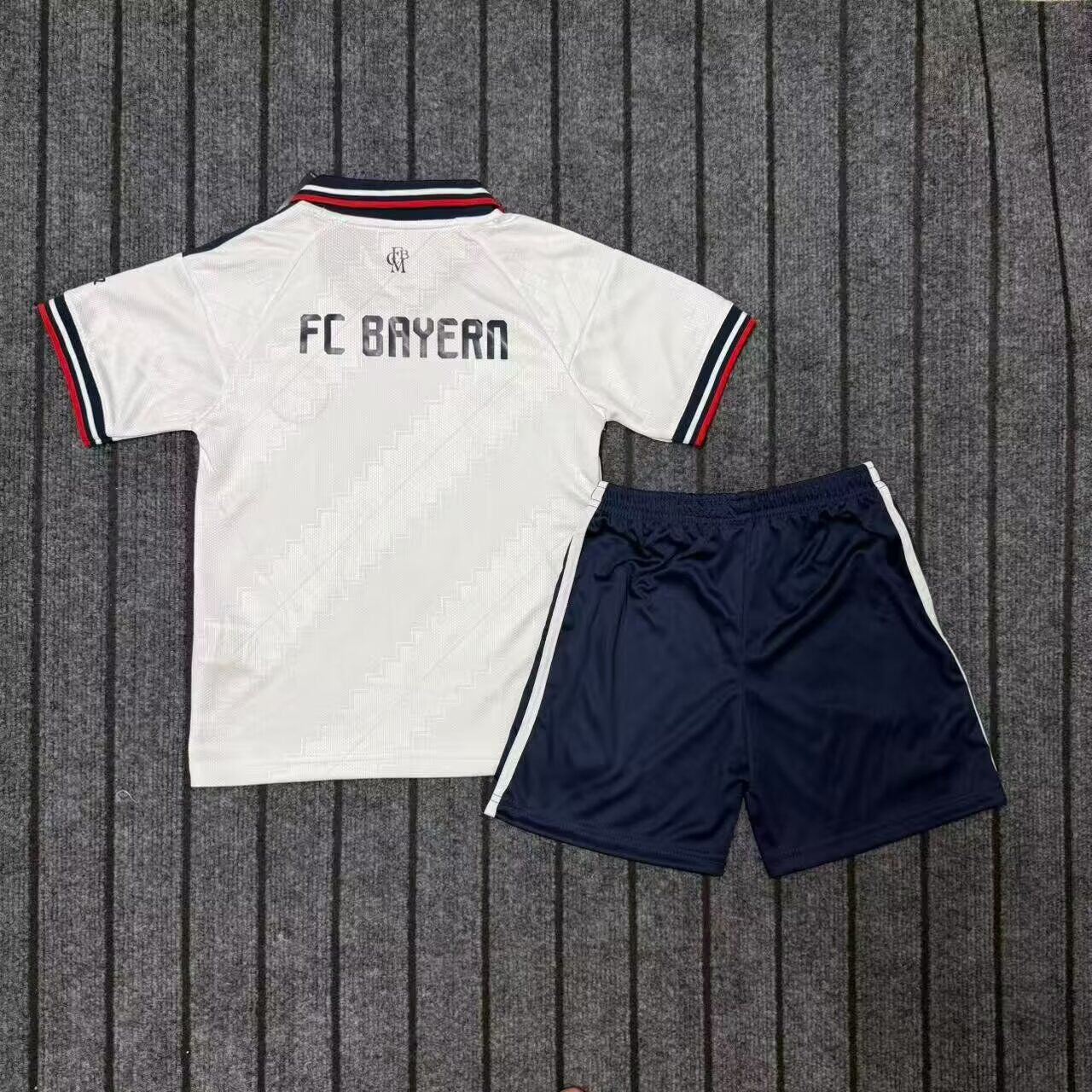 Equipacion Bayern de Múnich 26/27 Visitante