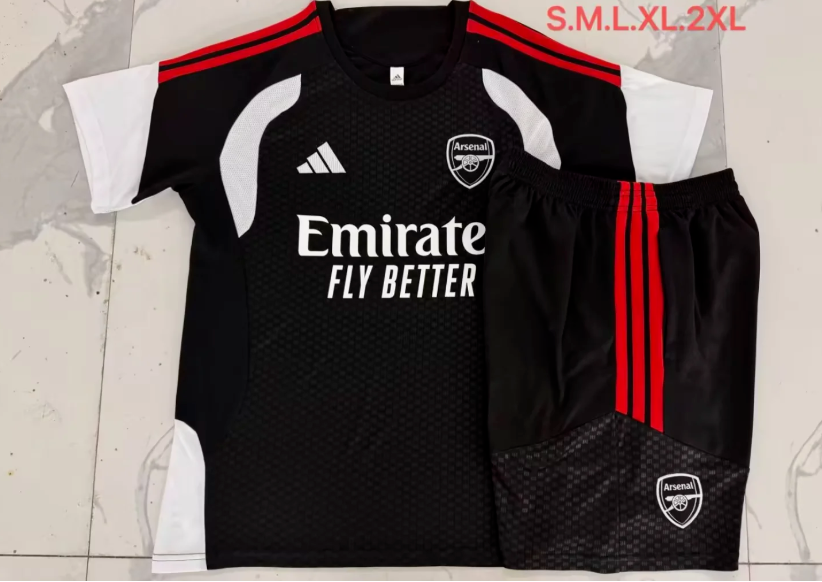 Conjunto de entrenamiento Arsenal negro con blanco 26/27 (tallas S-XXL)