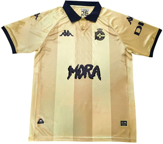 Camiseta Deportivo Coruña x Mora ́Lo Mismo de la Otra Vez Tour ́ (1).png