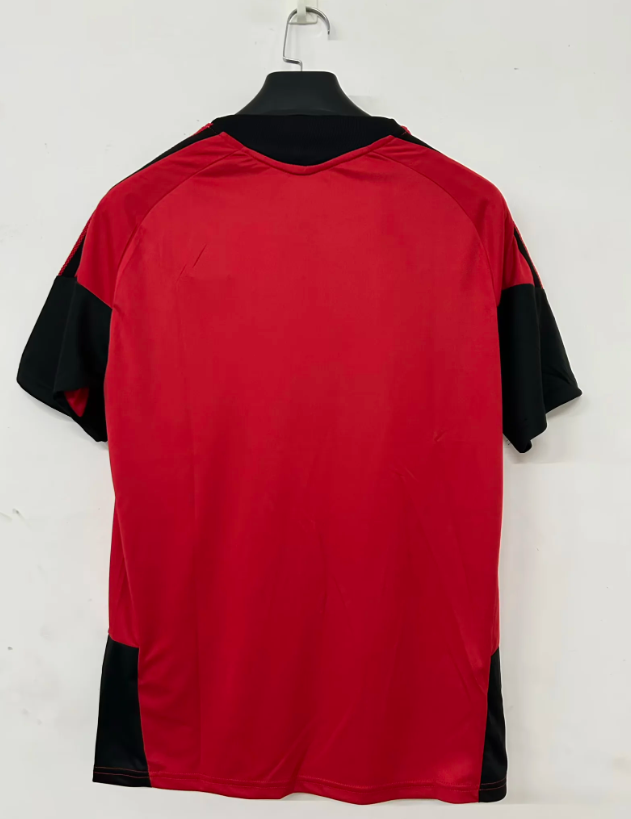 Camiseta de entrenamiento Manchester United 26/27 roja con detalles negros, versión jugador (tallas S-3XL)