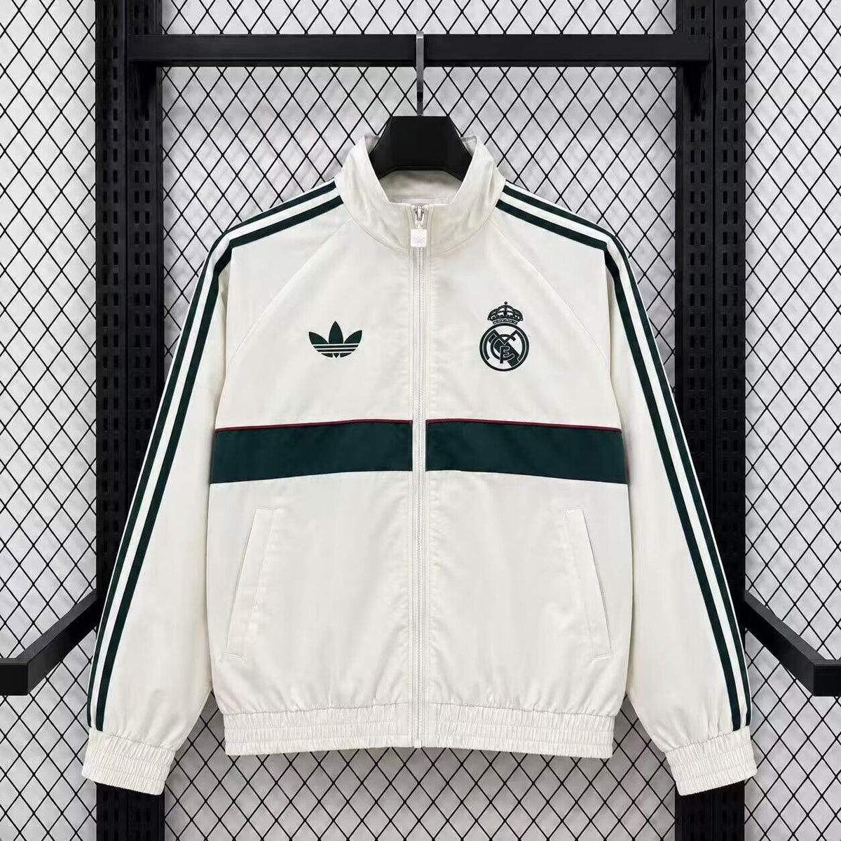 Chaqueta cortavientos Real Madrid 26-27 blanco con verde (tallas S-3XL)
