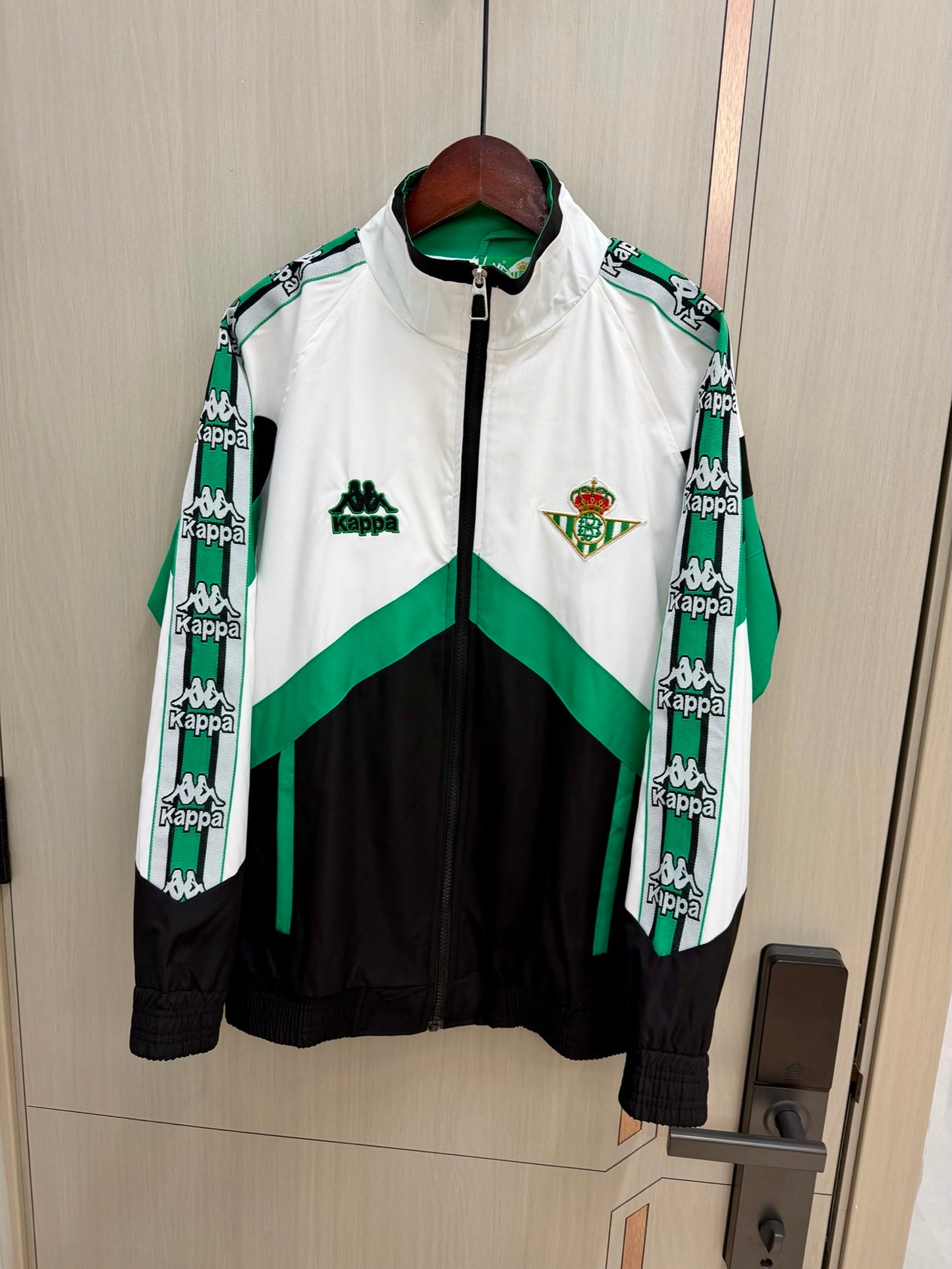 Chaqueta cortavientos Betis-25/26 (solo tallas S-2XL)