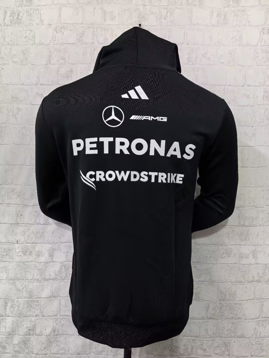 Sudadera con capucha negra Mercedes 26 (solo tallas S-3XL)