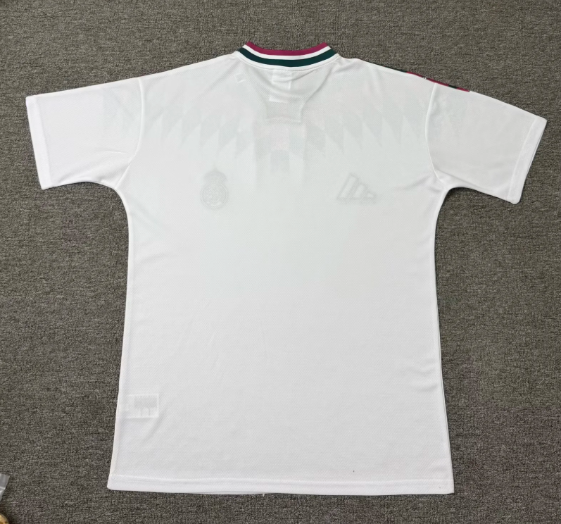 Camiseta de entrenamiento Real Madrid 26-27 blanca modelo retro (tallas S-4XL)