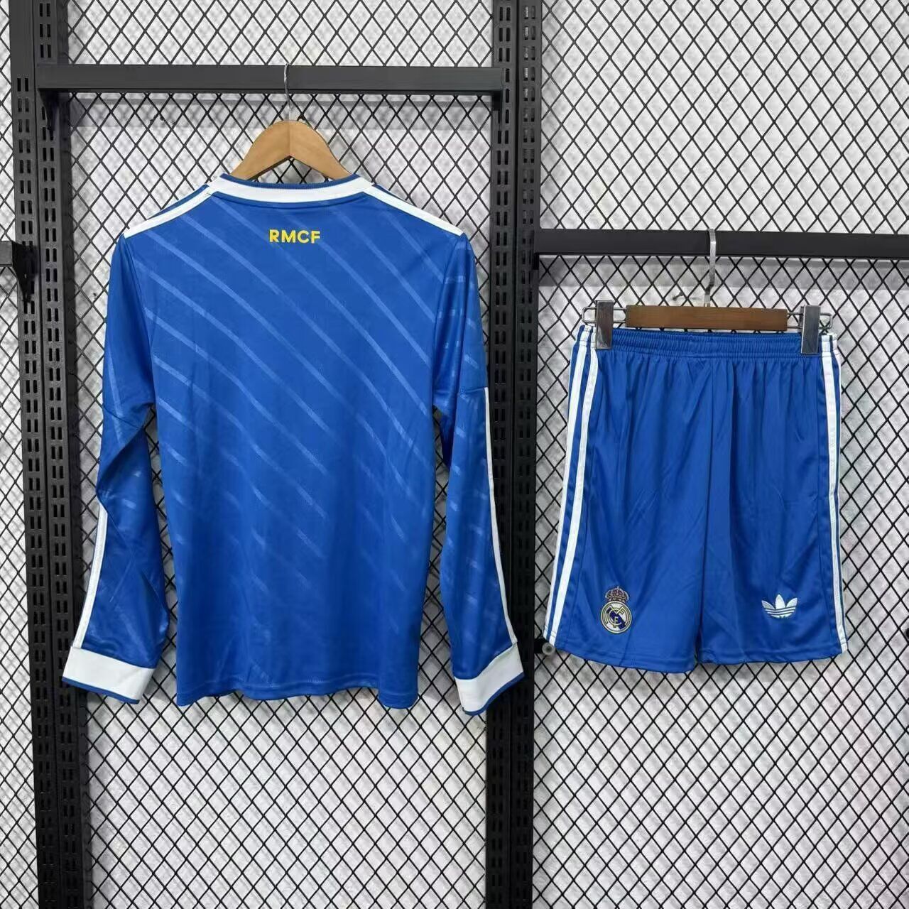 Tercera equipacion manga larga Real Madrid 25/26