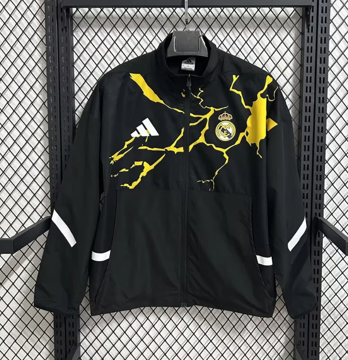 Chaqueta cortavientos Real Madrid especial Marvel 25/26 (Solo tallas S-2XL)