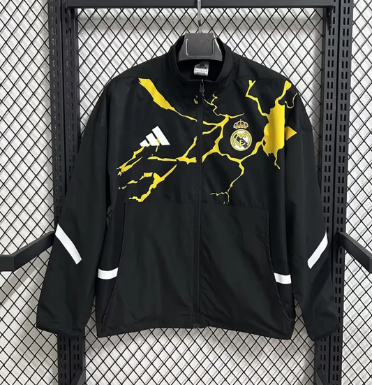 Chaqueta cortavientos Real Madrid especial Marvel 25/26 (Solo tallas S-2XL)