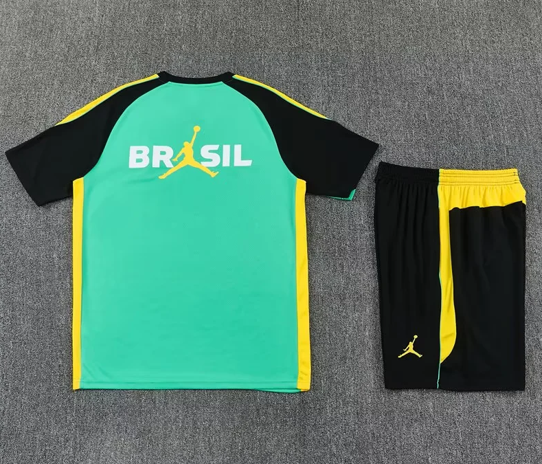 Conjunto de entrenamiento Brasil 2026 verde con amarillo (tallas adultos y niños)