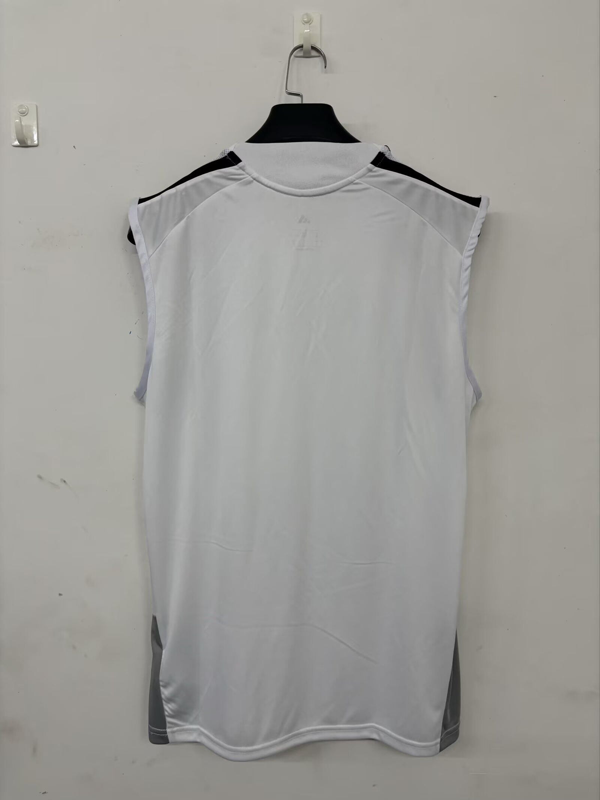 Camiseta sin mangas Sevilla 26-27 blanco con negro (tallas S-3XL)
