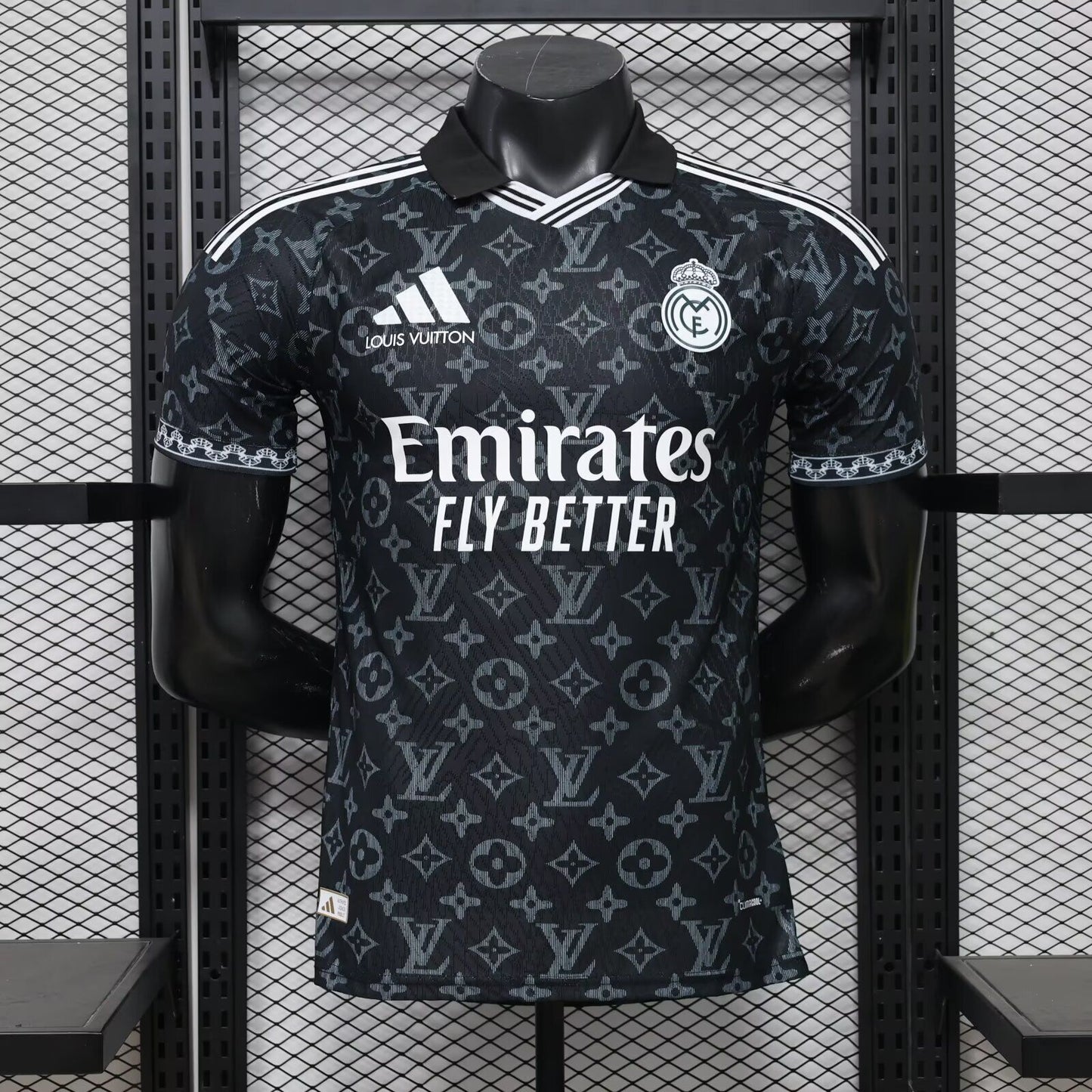 Camiseta Real Madrid negro version LV version jugador (tallas S-2XL)